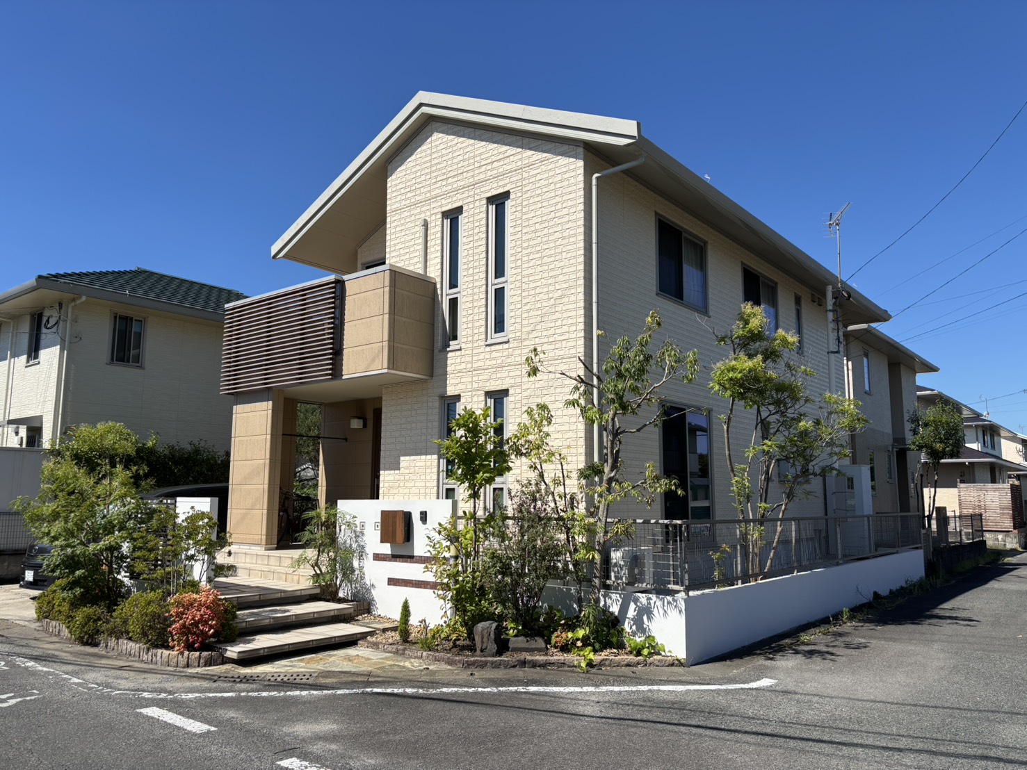 佐賀市八戸溝の塗り替え工事 完成です(#^^#)