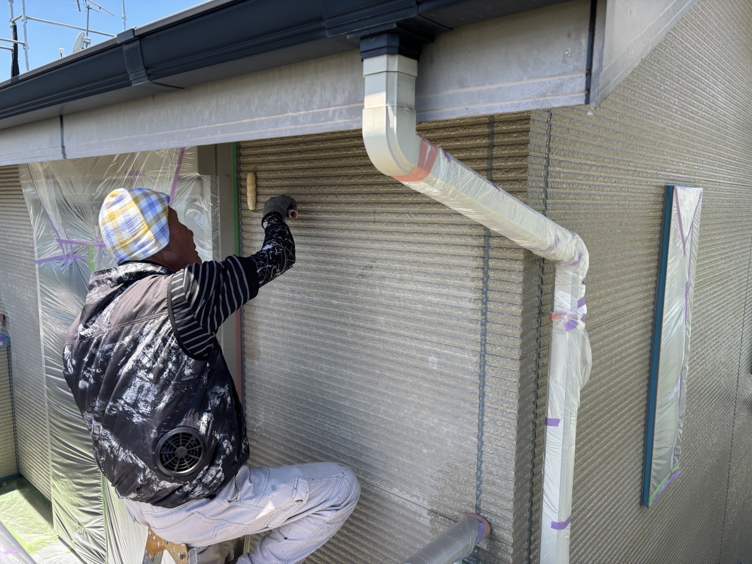 久留米市田主丸町の住宅塗装　外壁塗装の下塗り編です！(*^。^*)